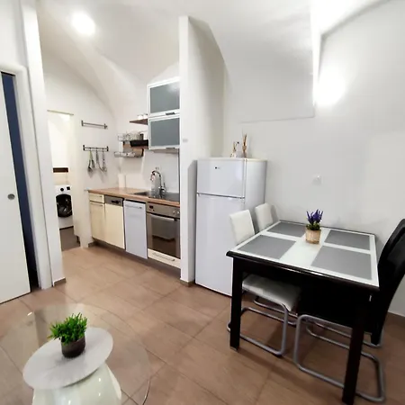Studio Apartment Sisters 3-4 Ljubljana Exterior photo